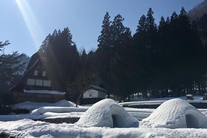 [One-day bus tour departing from Kanazawa Station] Shirakawa-go and Gokayama - Two World Heritage Villages Enjoyable Bus Tour - The guided “set you up” style that makes free time feel easy