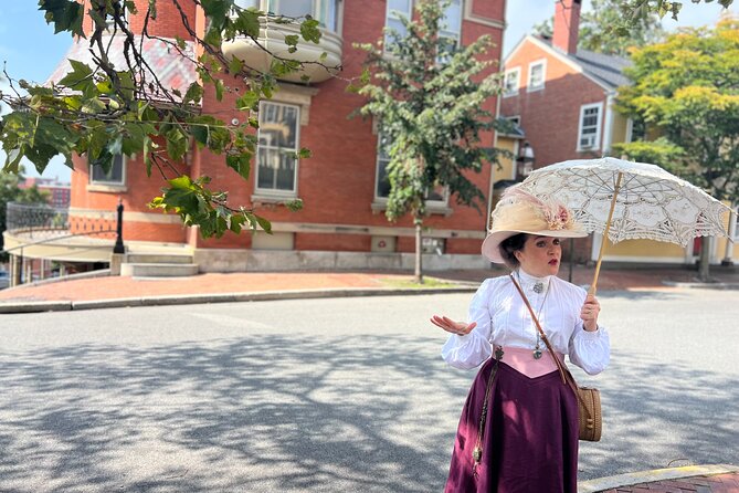 Parasols and Pocket Watches: A History Tour - A 90-Minute Benefit Street Walk With Parasol-and-Pocket-Watch Energy