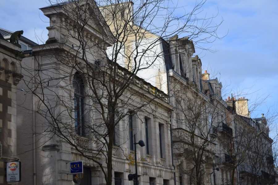 Poitiers: Discover all the City's Heritage in a Walking Tour - Poitiers on foot: why this 90-minute format works