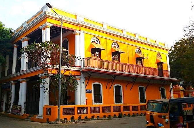 Pondicherry Heritage Walking Tour of French Quarters - Raj Niwas: a Baroque past, a British interruption, a Rococo return