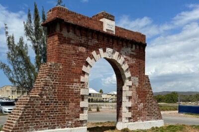 Port Royal (UNESCO World Heritage site)and Downtown Kingston Tour - Institute of Jamaica and the National Gallery: art with a local frame