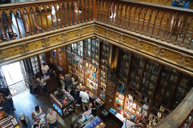 Porto Heritage & Wine: Exclusive Private Day Trip from Lisbon - Catedral do Porto: Fortress-Cathedral Views and a Gentle Descent