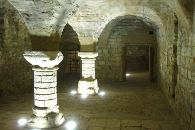 Prague Old Town, Medieval Underground and Dungeon Historical Tour - A Tight 90-Minute Walk That Beats the Usual Old Town Loop