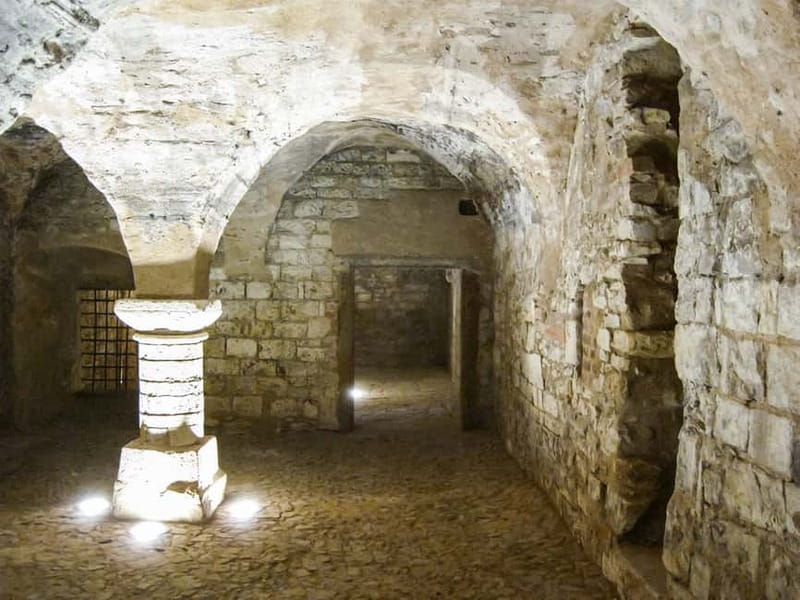 Prague: Oldtown, Medieval Underground & Dungeon History Tour - Old Town’s Second Level: What This Prague Underground Tour Really Is