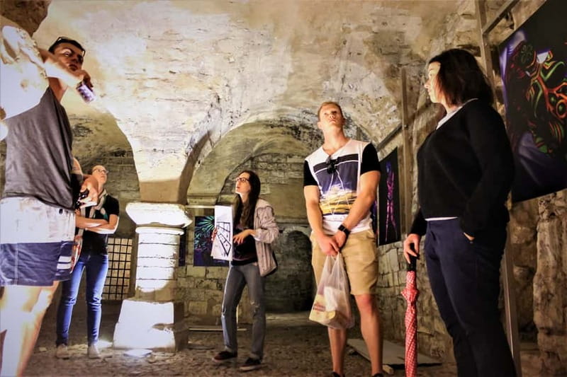 Prague: Oldtown, Medieval Underground & Dungeon History Tour - Dungeon Rooms: Torture Instruments and Hangman Jan Mydlář