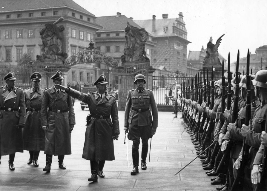 Prague: World War II and Communist History Tour - Start at Týnská and get your bearings fast