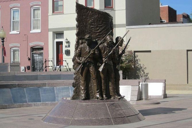 Private Black History Tour Washington DC for up to 10 Guests - Howard University and Howard Theatre: HBCU culture on the route