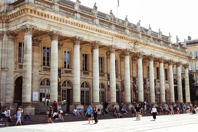 Private Bordeaux History Tour with a glass of Bordeaux wine. - Porte Cailhau: Bordeaux’s gateway age at street level