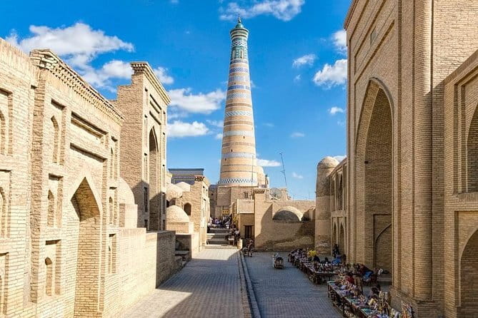 Private Daytrip to 7 Ancient Fortresses of Khorezm - What the guide and audio materials mean for your experience