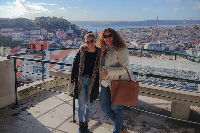Private Guided Alfama Tuk Tuk Tour in Lisbon – 1.5-Hour - Stop 2: Lisbon Cathedral (Sé) and the earthquake that shaped the city