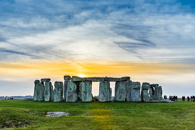 Private Guided Tour of Ancient and Magical Stonehenge - Price and value: what $805 per group really covers