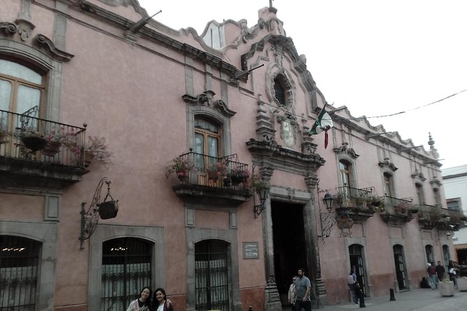 Private Historical Tour in San Miguel de Allende and Guanajuato - The Alley of the Kiss: architecture shaped by geography