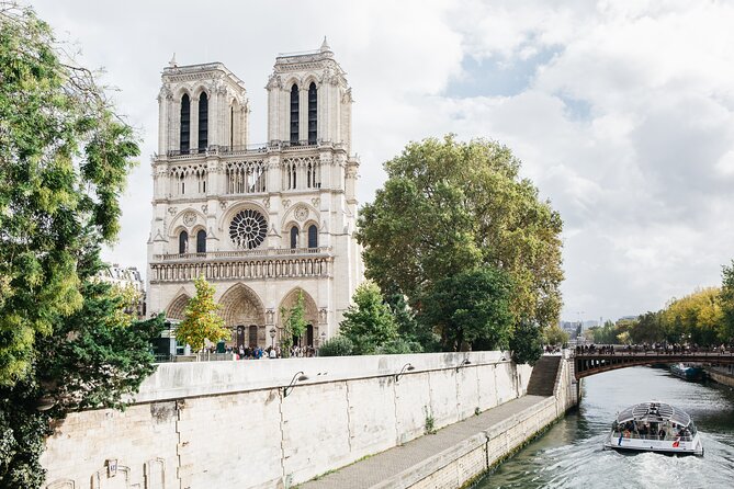 Private Historical Tour of Notre Dame - Meeting at 7 Parvis Notre-Dame: where your story starts