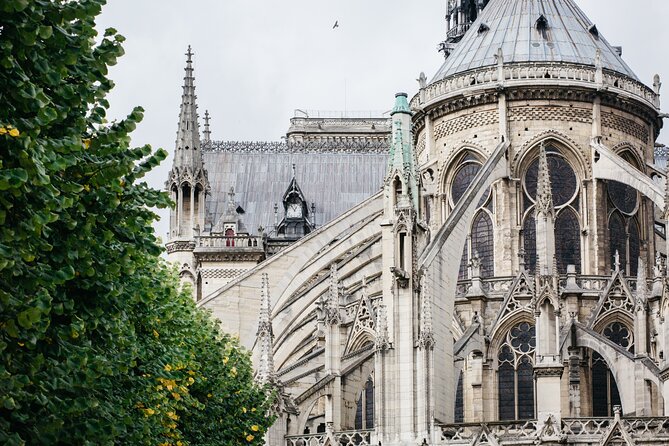 Private Historical Tour of Notre Dame - Point Zero and Charlemagne: the symbols most people miss