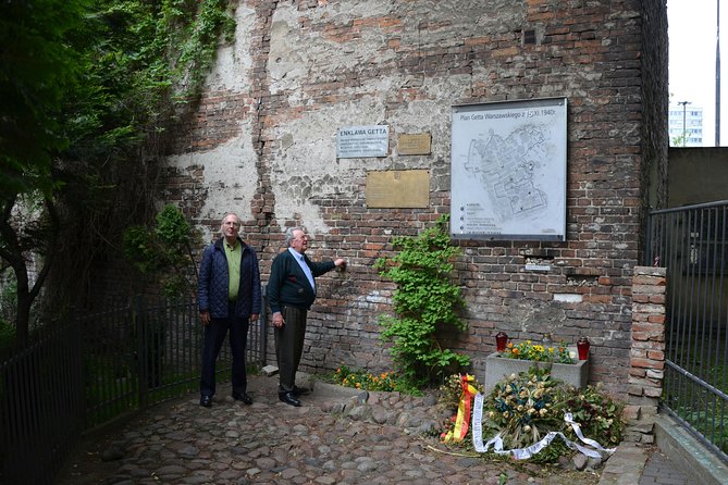 Private Historical Tour of Warsaw by a Retro Fiat with Pickup - POLIN Museum area and ghetto memorials: what you can see, and what you should remember