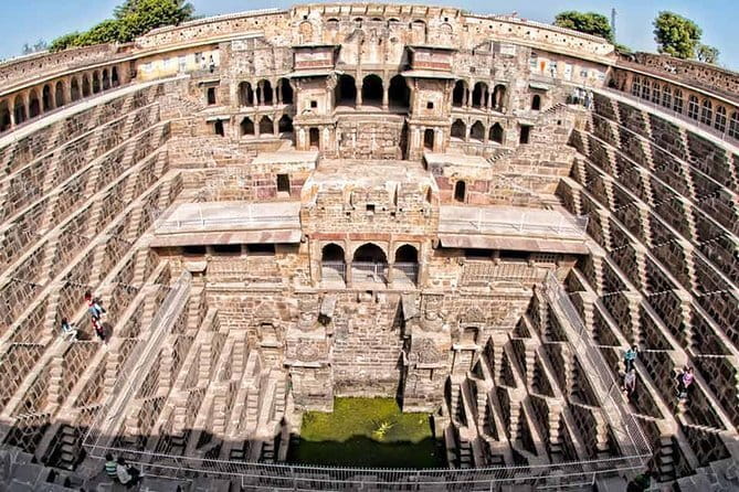 Private Jaipur Sightseeing Tour with Car and Guide - Panna Meena Stepwell and Amer: Water Storage, Stairs, and Crafts