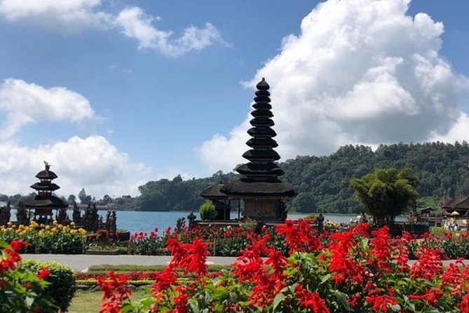 Private Jatiluwih Rice Terraces Heritage Site and Culture Tour - Buyan and Tamblingan lakes: a calm 30 minutes with a local touch