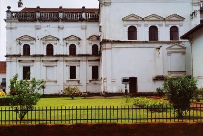 Private Tour of Fontainhas & Old Goa's Portuguese Heritage - The morning start: pickup, meeting your host, and dress code reality