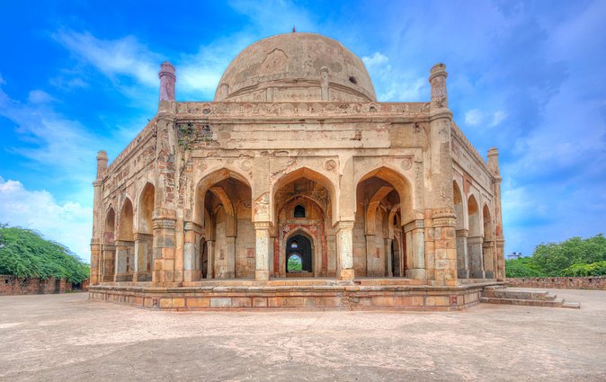 Private Walking Tour: South Delhi Heritage including Qutub Minar and Mehrauli Archaeological Park - Lunch or Dinner and the Built-In Reset