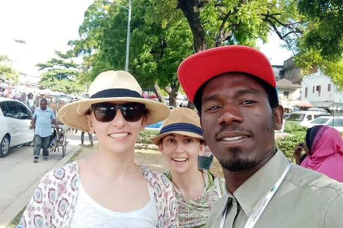Private Zanzibar Stone Town Historical Tour - Forodhani Gardens: a shaded coastal breather