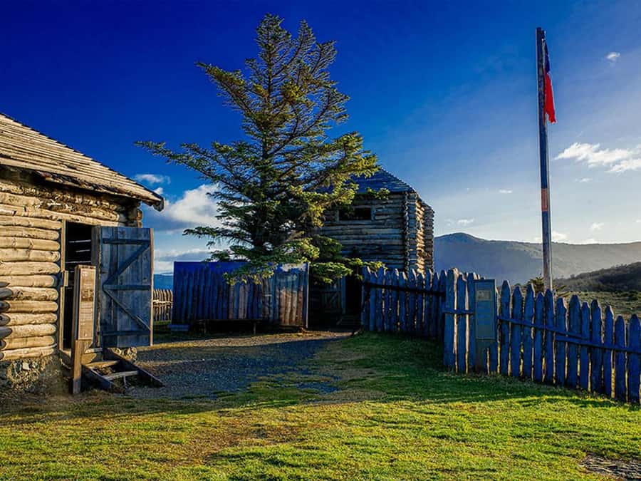 Punta Arenas: Fort Bulnes Historical Tour - Pickup and van time: make your first hour work for you