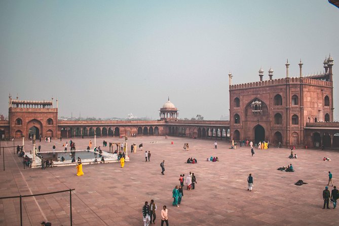Red Fort & Old Delhi: Half Day Heritage Walking tour - Red Fort: entry expectations, possible closures, and what to do if plans shift