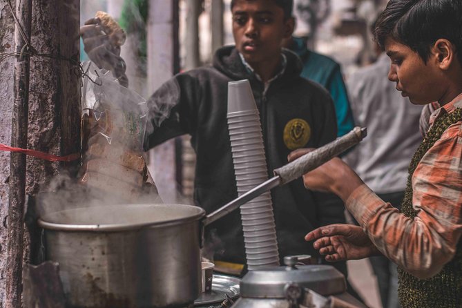 Red Fort & Old Delhi: Half Day Heritage Walking tour - Dariba Kalan and Kinari Bazaar: shopping lanes with quick, real context