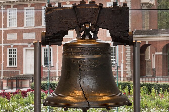 Revolution and the Founders: History Tour of Philadelphia - Congress Hall: where early government functioned in person