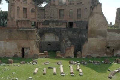 ROME:Colosseum & Ancient Rome - private/small group TOUR - The guide experience: what you actually gain (Simone, Enzo, and the picture binder)