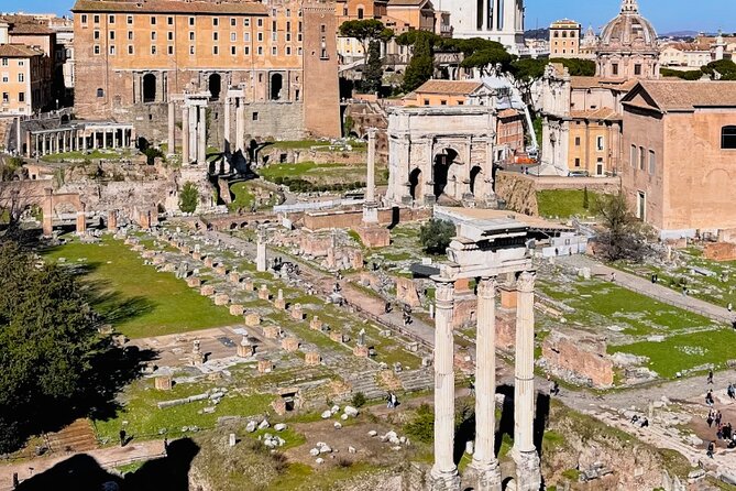 Rome: Colosseum, Arena Floor & Ancient City Group Tour - Guide Style and Group Size: How You’ll Feel in the Crowd