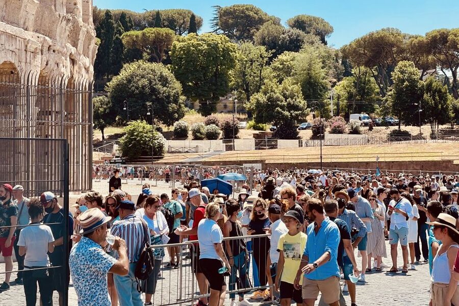 Rome: Colosseum, Arena Floor & Ancient Rome Tour - Arriving at the Colosseum: the meeting point that actually matters
