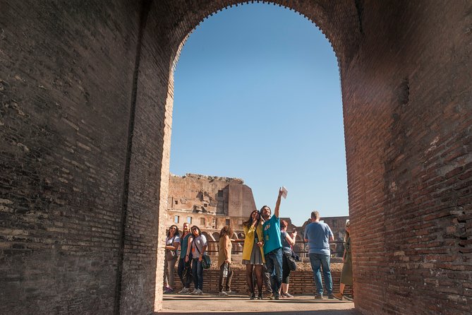 Rome: Colosseum Arena Floor, Roman Forum and Palatine Hill Tour - Stop 4: Palatine Hill Climb and Big Views Over Rome