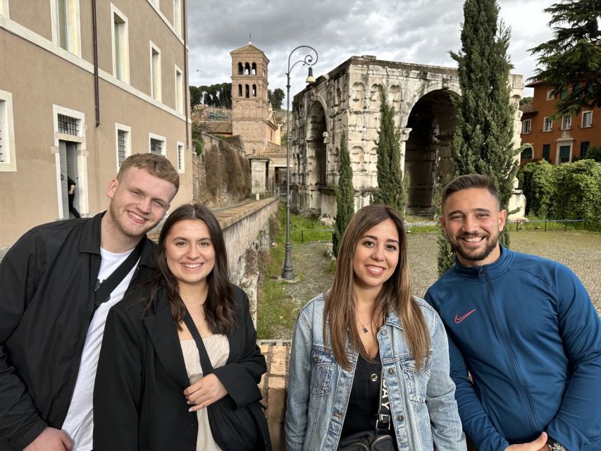 Rome: Colosseum, Circus Maximus, Forum & Ancient Rome Tour - Portico d’Ottavia and Ponte Fabricius: a short “Rome starter pack”