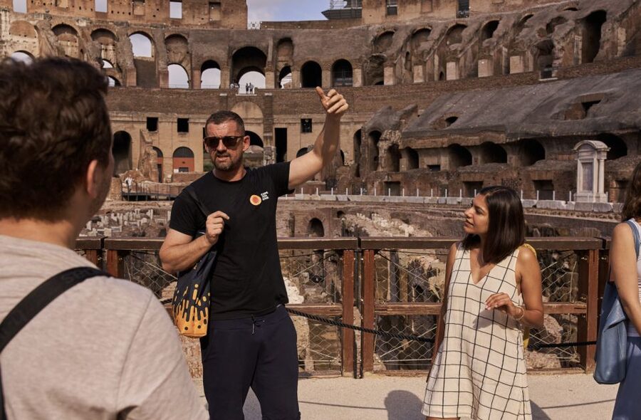 Rome: Colosseum, Roman Forum & Palatine Hill Guided Tour - If you can go at night, consider it