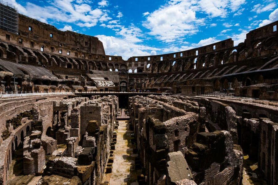Rome: Guided Tour of Colosseum and Ancient Rome - Finding the tour start near Metro Colosseo