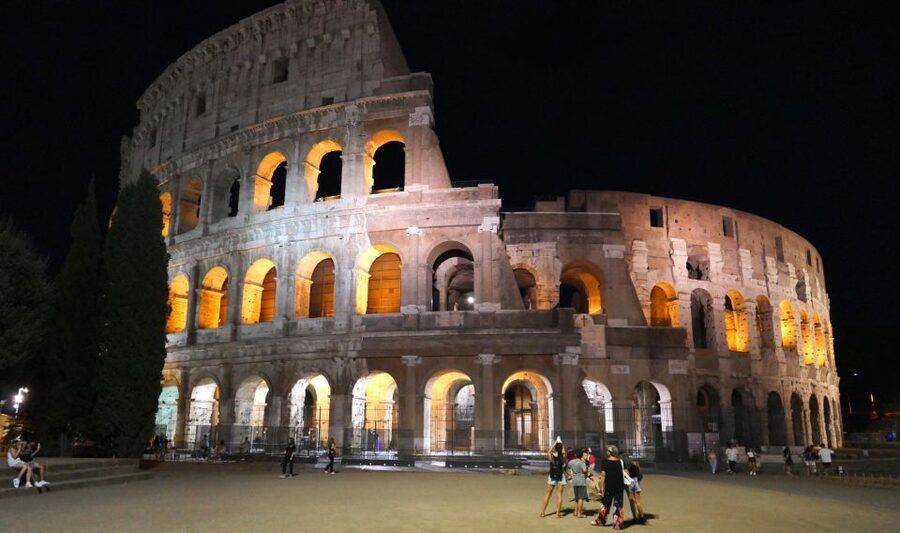 Rome: Wonders of Ancient Rome at Dusk - Roman Forum highlights: Temple of Castor and Pollux and the Senate House zone