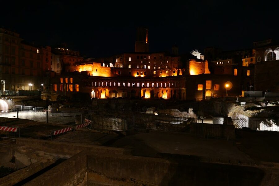 Rome: Wonders of Ancient Rome at Dusk - Guide style, headsets, and small-group vs private pace