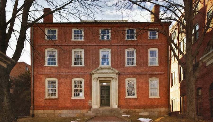 Salem 101 General History Tour - Witch Trials, a Federal-Style Building, and the “Dark Secret” Detail