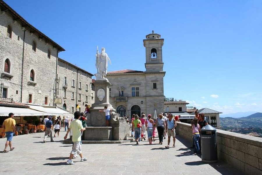 San Marino: UNESCO World Heritage Site Private Tour - Piazza della Libertà and Palazzo Pubblico: where the Republic shows itself