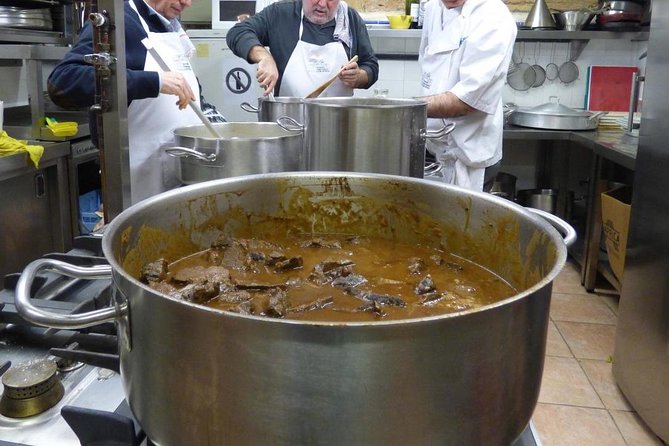 San Sebastián Private Food-Historical tour & meal at a Gastronomy Club - Who should book this private food-historical tour