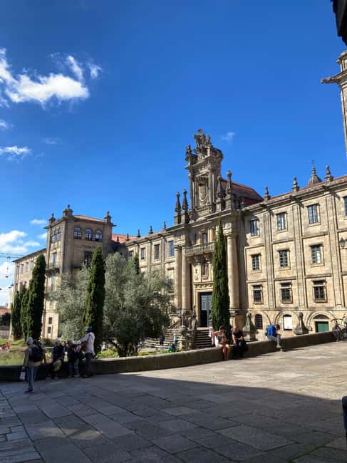 Santiago de Compostela: Urban and Heritage Tour - Why interpret Santiago’s streets instead of just touring them