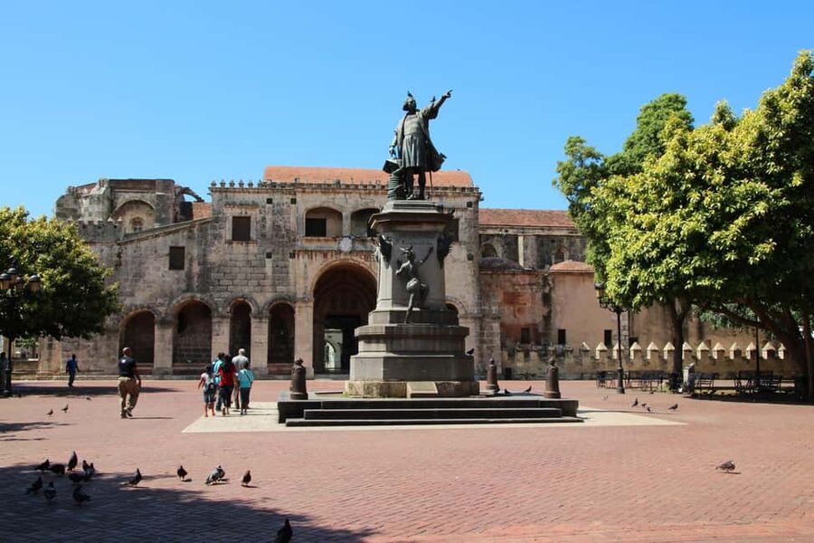 Santo Domingo Historical City Tour: Explore the Heritage - Calle las Damas: the first-paved-street vibe in under an hour