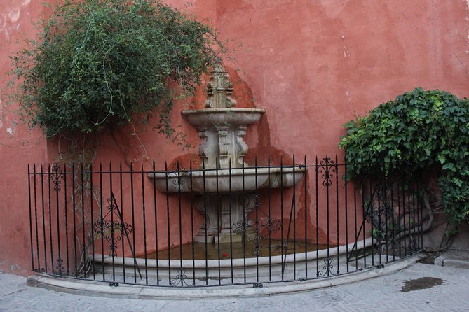 Seville Evening Historical Tour with Haunted History - Guides make or break this tour