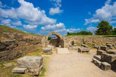 Shore Excursion from Katakolo -Virtual Reality Of Ancient Olympia - Archaeological Museum Highlights: Hermes, Hercules, and the Fineas Cup
