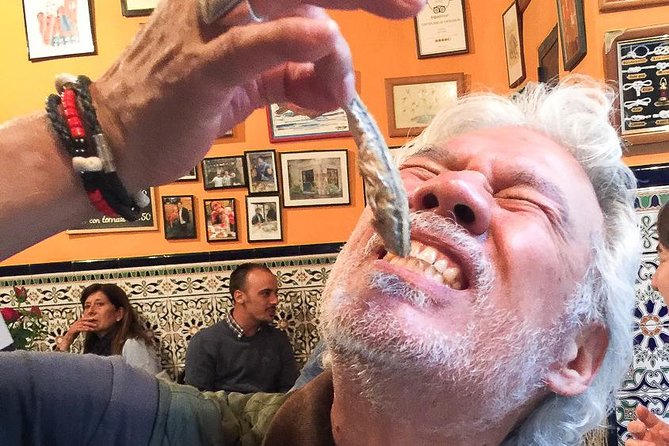 Sip, Sites & Bites Barcelona Food, Drinks & History Tour - Stop 1 in La Barceloneta: Family Bar Flavor and Cava to Start