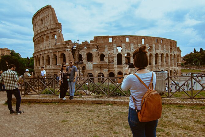 Small group Colosseum with Arena Floor, Palatine Hill & Forum Tour - Piazza del Colosseo meeting point: simple start, less stress