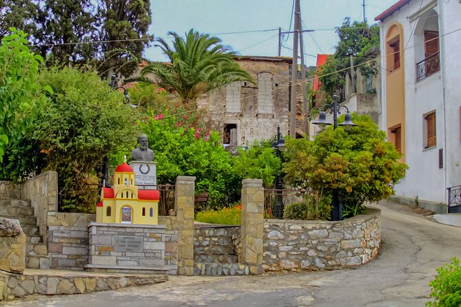 Small Group Eastern Crete Heritage Tour for Cruiseships - Stop 1: Fourni village stroll, coffee time, and free entry wandering