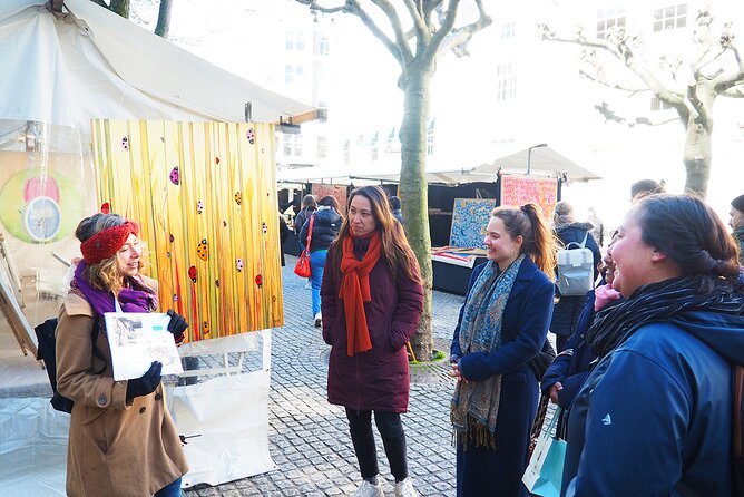 Small-Group Women's History Tour in Amsterdam - Beurspoortje: motorcycles, an early gay bar, and dark comedy with Nazis