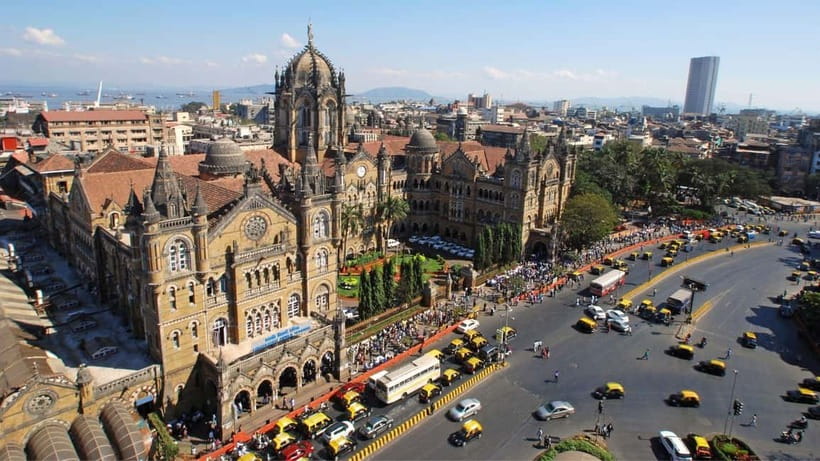 South Mumbai: Cultural Heritage Walking Tour - Meeting at Pizza Express: A Simple Start in South Mumbai