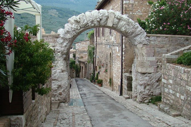 Spello: a journey through flowers, mosaics and ancient Roman ruins - Should you book this Spello and Carsulae day trip?